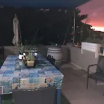 Sunset Decks Guesthouse