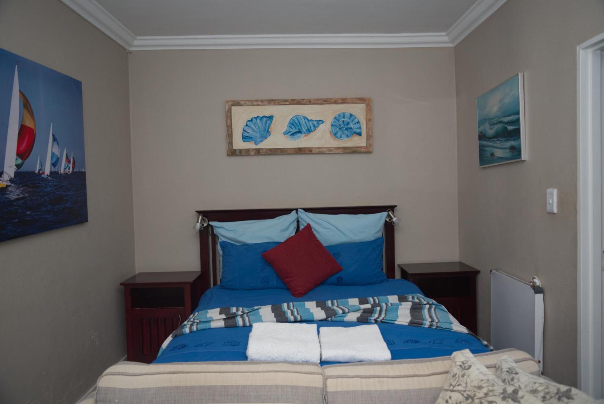 Sunset Decks 3* Cape Town